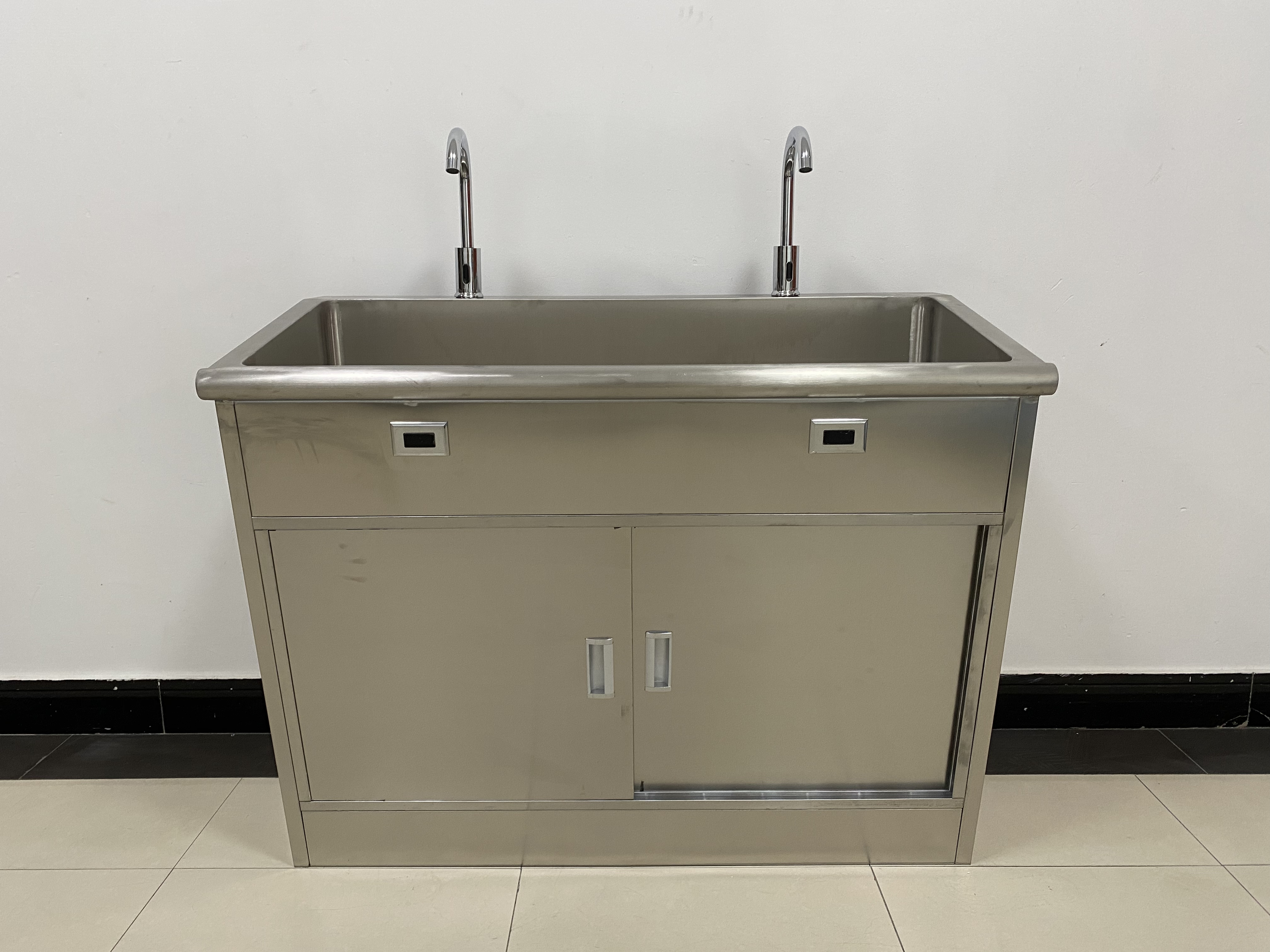 微笑在口，衛(wèi)生在手----洗手池